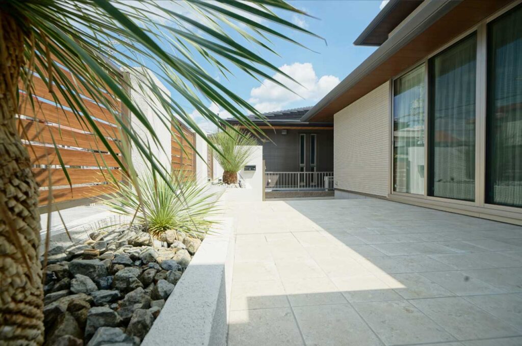 ユッカ 植栽施工事例２